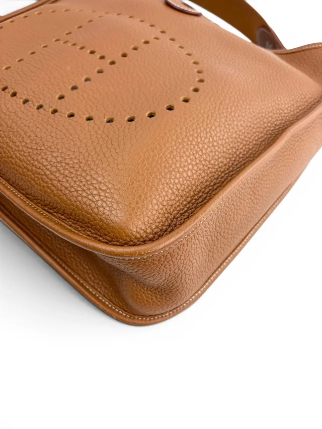 Hermès Vintage Evelyne Gold Togo GM Gen III in Gold Togo leather from Season 2 Consign, photo 2 of 3