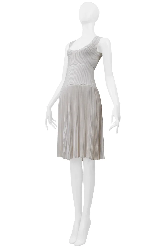 Alaïa White Laser Cut Pleated Knit Dress in White Nylon from Resurrection Vintage, photo 4 of 6