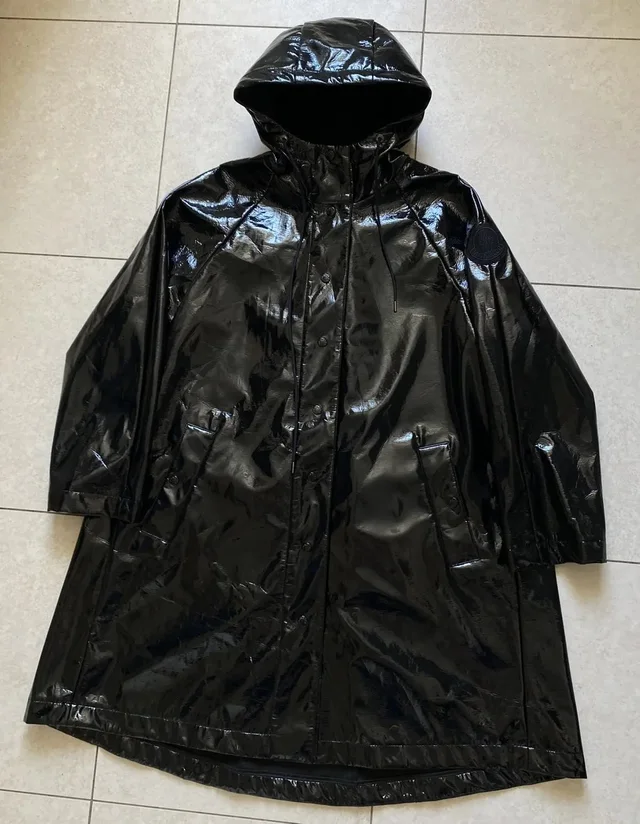 Moncler Pott 2 in black from Grailed