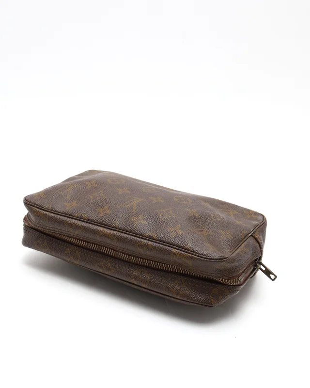 Louis Vuitton Monogram Toiletry Pouch 23 in Coated canvas from A Retro Tale, photo 5 of 6