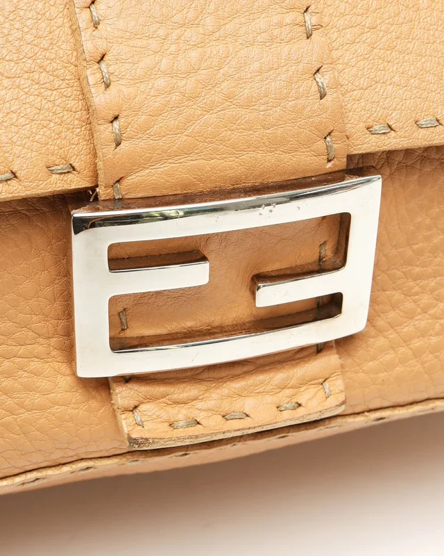 Fendi Selleria Mamma Bag in Caviar leather from A Retro Tale, photo 6 of 13