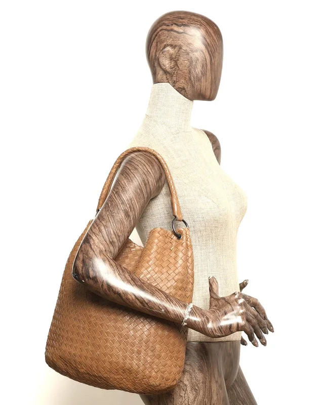 Bottega Veneta Intrecciato Veneta Hobo Bag in Woven leather from A Retro Tale, photo 10 of 10