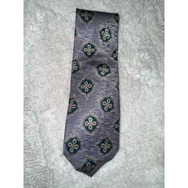 Giorgio Armani Men's Lavender Geometric Silk Tie Classic Length in purple Silk from Poshmark