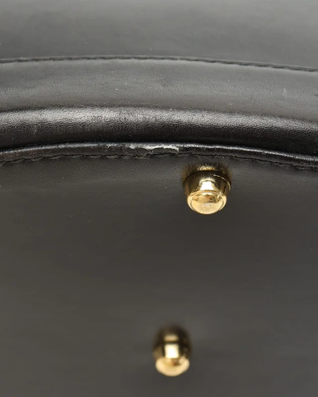 Gucci Vintage Leather Drawstring Bucket Bag in Leather from A Retro Tale, photo 6 of 9