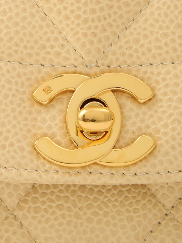 Chanel Circa 1992 Caviar Skin Diana Flap Chain Bag 25cm Beige in Beige Caviar leather from VINTAGE QOO TOKYO, photo 7 of 14