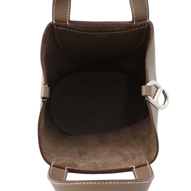 Hermès in-the-loop Tote Bag Etoupe Taurillon Clemence Swift Leather Size 18 in Taupe Clemence leather from GALLERY RARE, photo 6 of 15