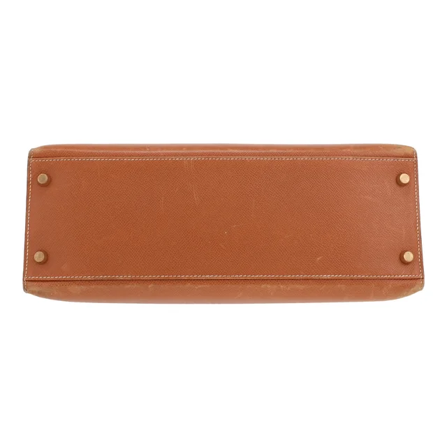 Hermès Kelly 32 cm handbag in Gold Leather from Collector Square, photo 3 of 6