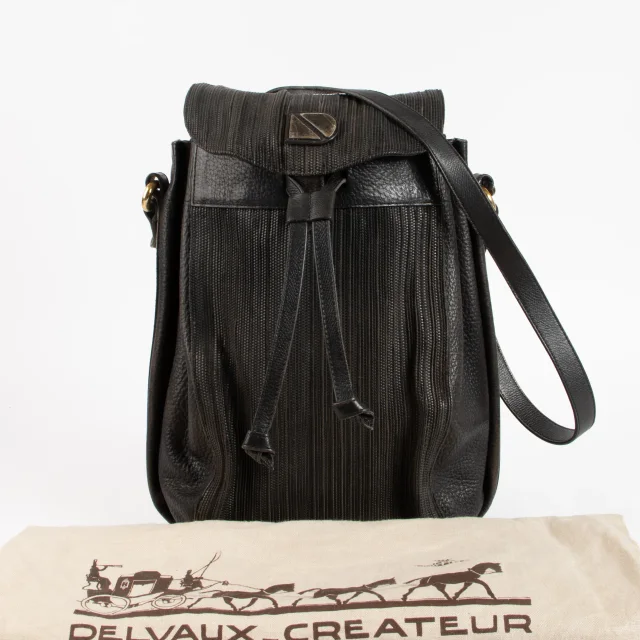 Delvaux Black Toile de Cuir Shoulder Bag in Black from Labellov, photo 2 of 7