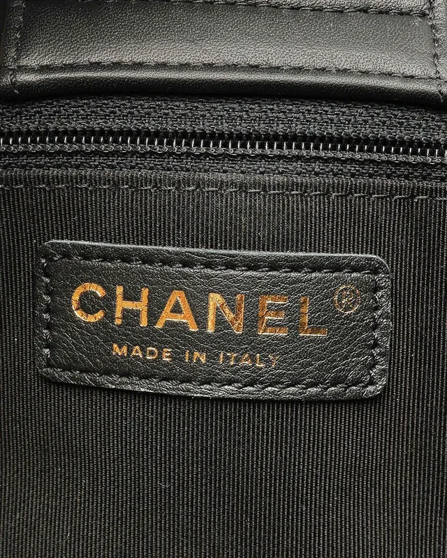 Chanel Chevron Statement Tote Bag from A Retro Tale, photo 7 of 11