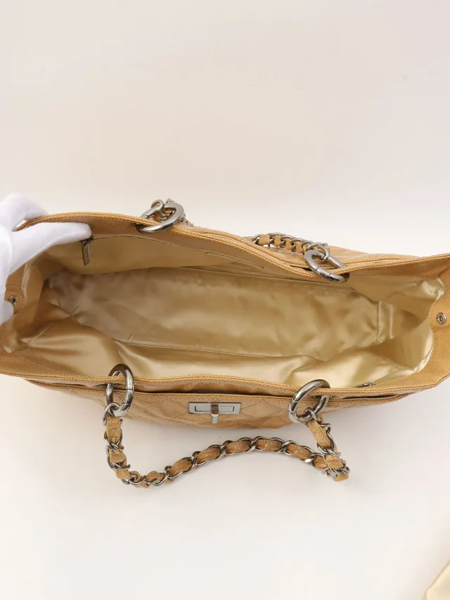 Chanel Caviar Skin 2.55 Chain Tote Bag, Beige, circa 2005 in Beige Caviar leather from VINTAGE QOO TOKYO, photo 6 of 16