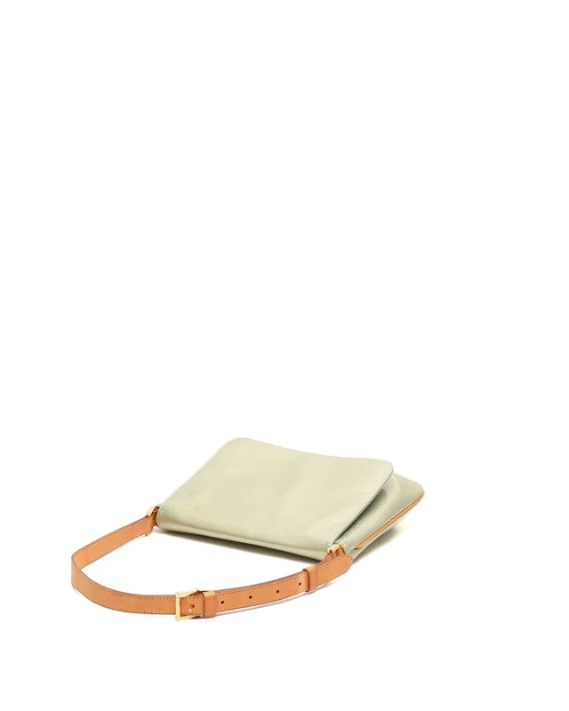 Louis Vuitton Vernis Thompson Street Messenger Bag in Leather from A Retro Tale, photo 4 of 10