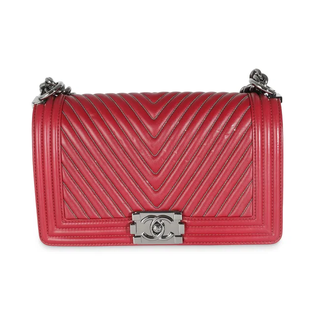Chanel Burgundy Chevron Calfskin Chain Medium Boy Bag Red Leather Handbag in Burgundy Calfskin from HEWI