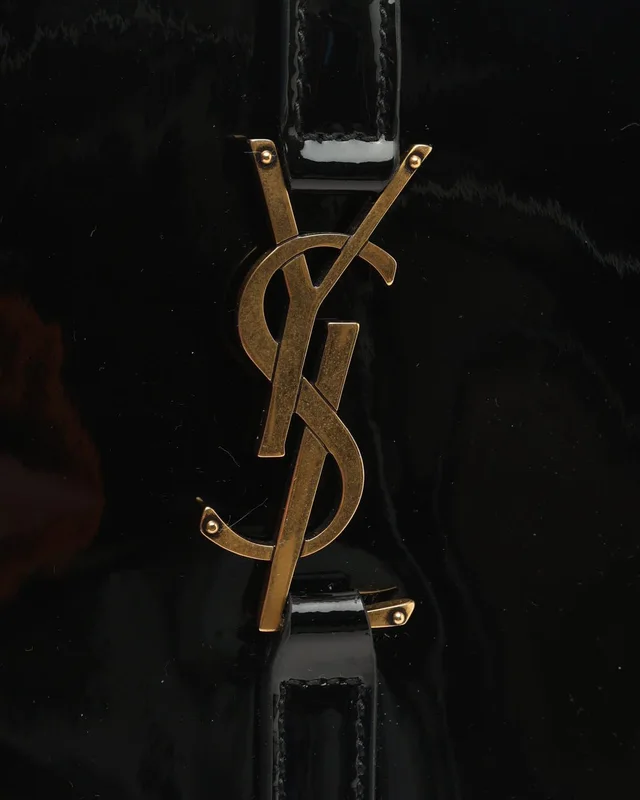 Saint Laurent Le 5 á 7 Hobo Bag in Patent leather from A Retro Tale, photo 6 of 8