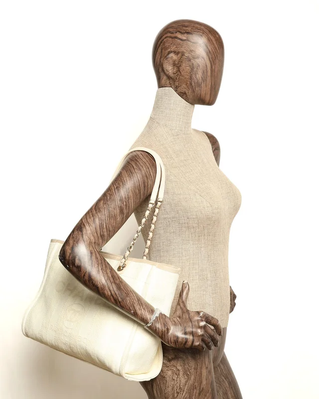 Chanel Deauville MM Tote Bag in Canvas from A Retro Tale, photo 9 of 9