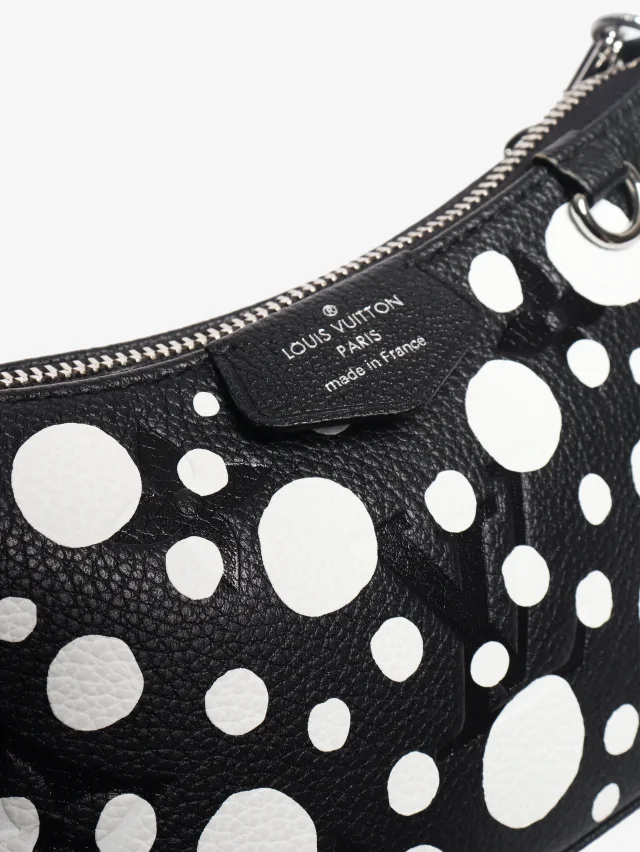 Louis Vuitton Black and white 2023 polka dot Easy Pouch on Strap bag in Black Leather from Sign of the Times, photo 4 of 7