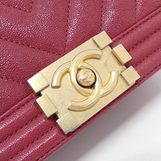 Boy Chanel Grained Calf Shoulder Bag in Maroon Calfskin from LuxUness, photo 5 of 9