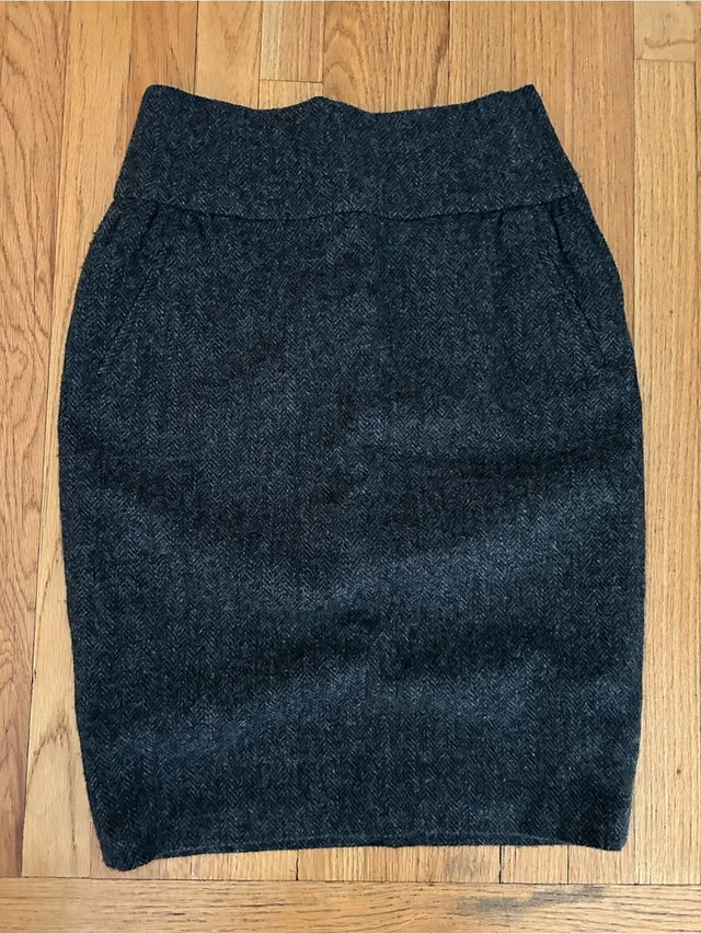 Bottega Veneta Dark Gray Wool Pencil Skirt - Classic Women's Work Skirt in gray Wool from Poshmark