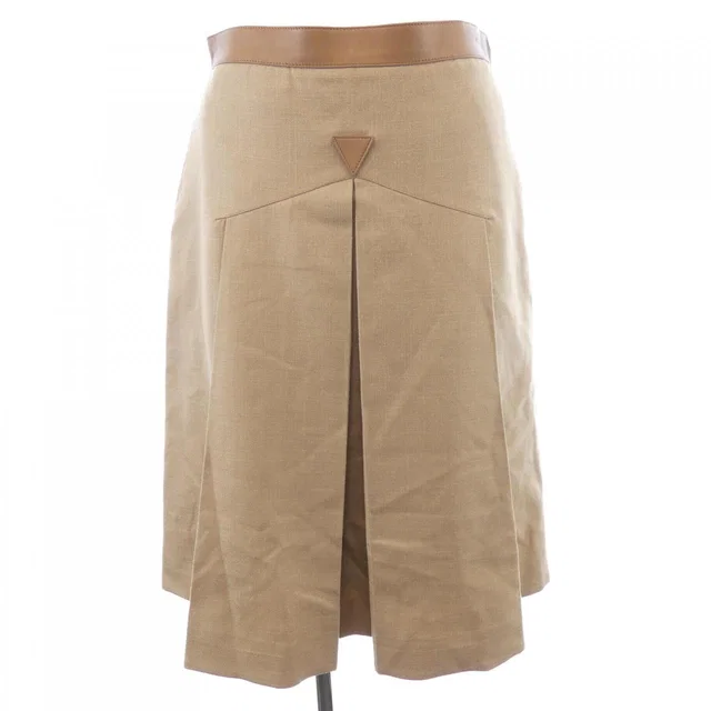 Burberry Skirts from LuxUness