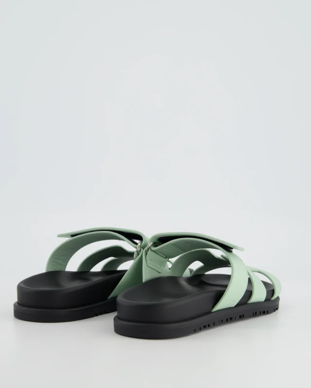 Hermès Vert Jade Epsom Leather Chypre Sandals Size EU 35.5 in Green Epsom leather from Sellier, photo 3 of 4