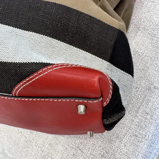 Burberry Canvas Mega Check Medium Maidstone Cadmium Shoulder Bag in Calfskin leather, Canvas from Reowned, photo 4 of 9