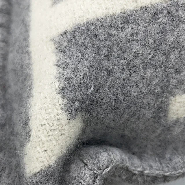 Hermès Avalon III Cushion Ecru/Gris・Claire Wool90% Cashmere10% Size PM in Grey from GALLERY RARE, photo 5 of 8