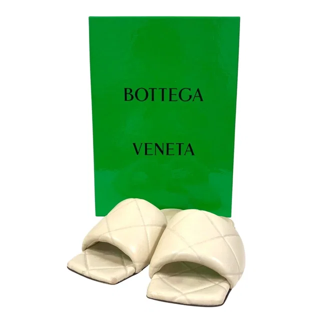 Bottega Veneta Lido Flat Sandals in Leather from LuxUness