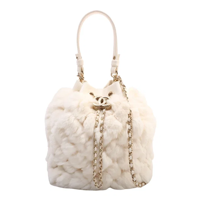Chanel 2016年頃製 ファーCCマーク巾着2wayバッグ ホワイト from VINTAGE QOO TOKYO