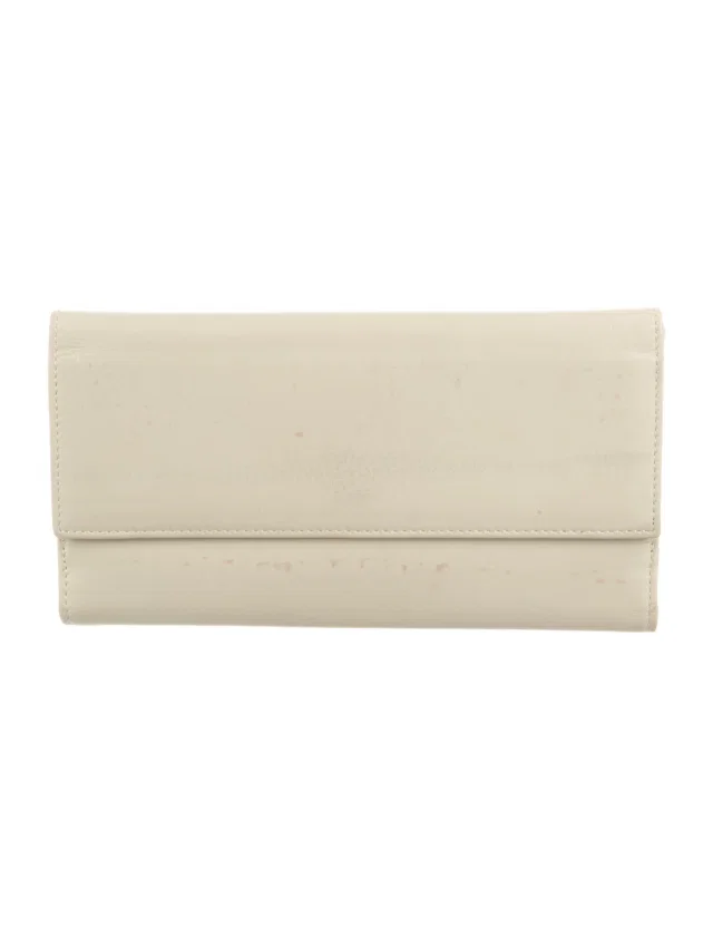Bally Leather Continental Wallet in green Leather from The RealReal