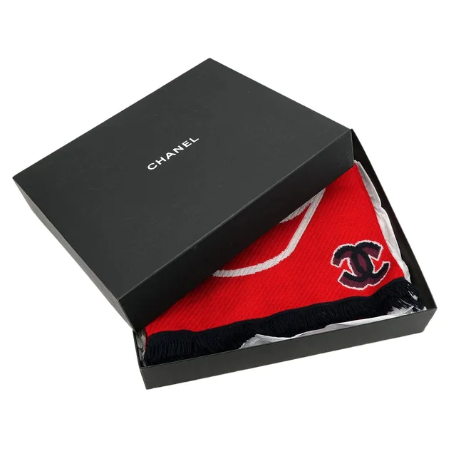 Chanel Cocomark Winter Scarf Multicolor Cashmere Accessory in Multicolor Cashmere from Luxury Promise, photo 2 of 2