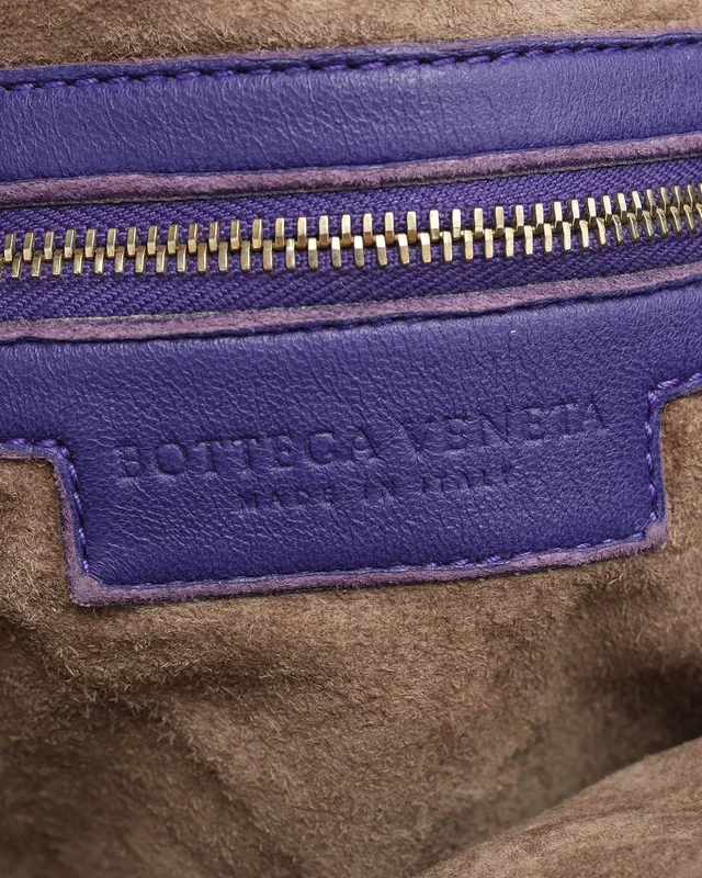 Bottega Veneta Medium Intrecciato Hobo Shoulder Bag in Woven leather from A Retro Tale, photo 4 of 5