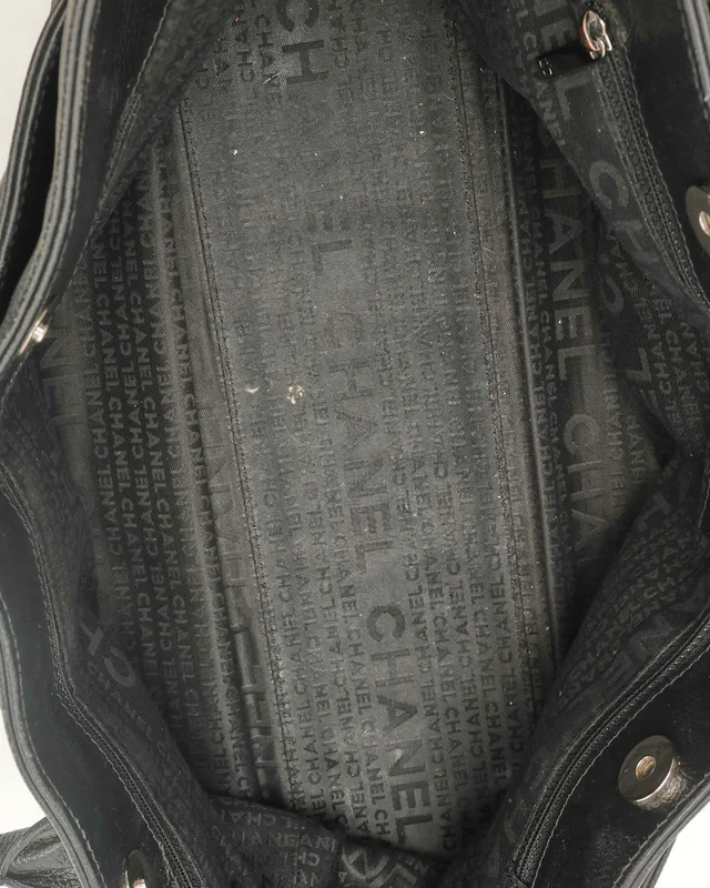 Chanel Reissue 2.55 Cerf Tote Bag in Caviar leather from A Retro Tale, photo 8 of 12