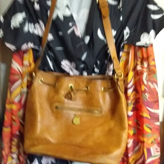 Mulberry Classic Tan Leather Shoulder Bag - Timeless Everyday Tote in brown|neutral Leather from Poshmark