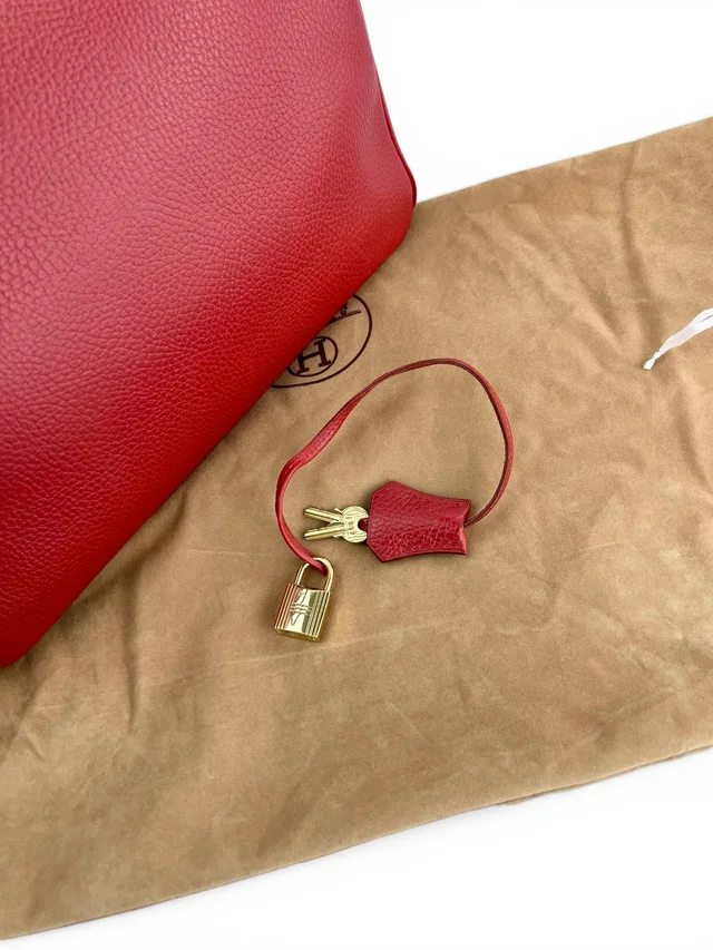 Hermès Rouge Clemence 32cm HAC Birkin Bag Clemence in Red Clemence leather from Season 2 Consign, photo 2 of 15