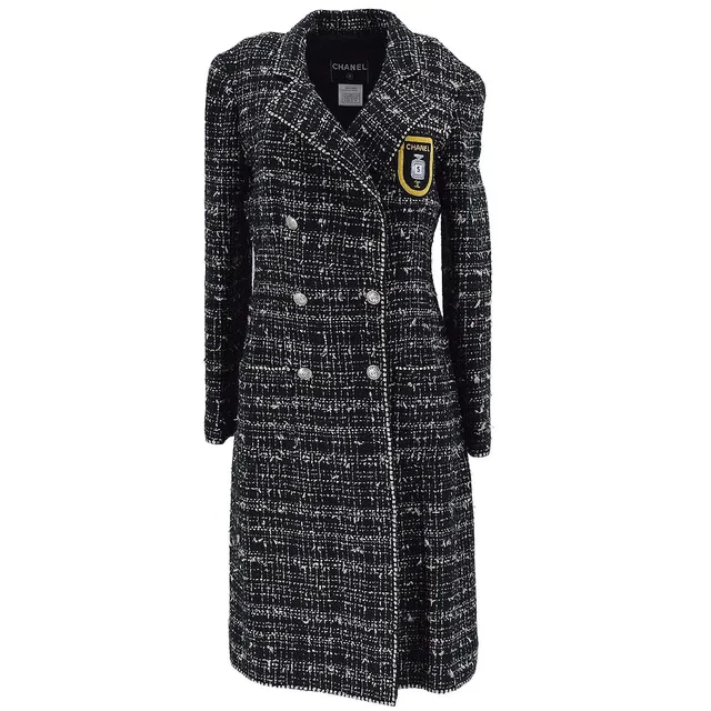 Chanel 2005 cruise crest-applique tweed coat #40 in Tweed from AMORE Vintage Tokyo