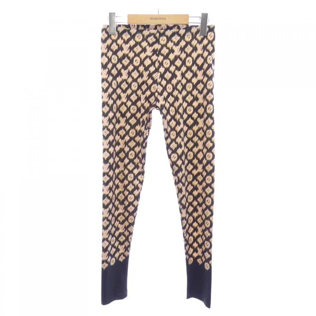 Louis Vuitton Leggings Pants from The Reluxe