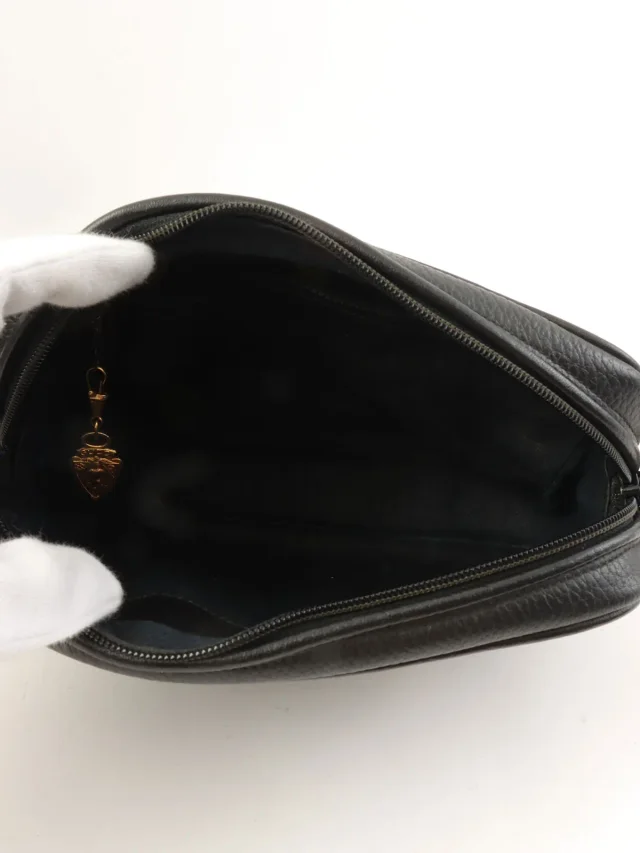 Gucci Square Mini Logo Plate Shoulder Bag Black in Black Leather from VINTAGE QOO TOKYO, photo 5 of 13