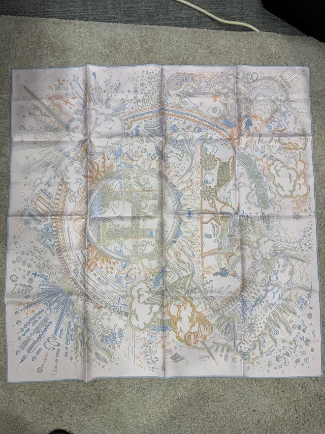 Hermès 90* Silk Scarf in Silk from Luxury Promise