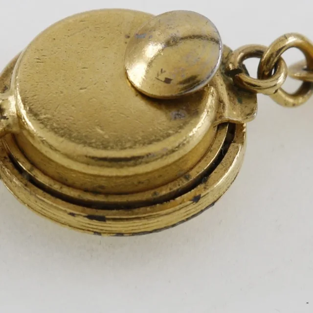 Chanel Vintage Long Chain Necklace Gold Plated in Gold Gold-plated metal from LuxUness, photo 4 of 6