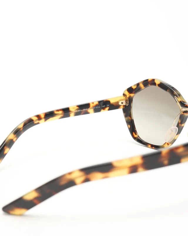 Prada Animal Prints from A Retro Tale, photo 4 of 5