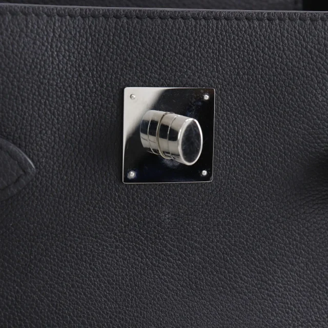 Louis Vuitton Lockme Ever Mini Calfskin 2way bag in Black Calfskin from LuxUness, photo 11 of 17