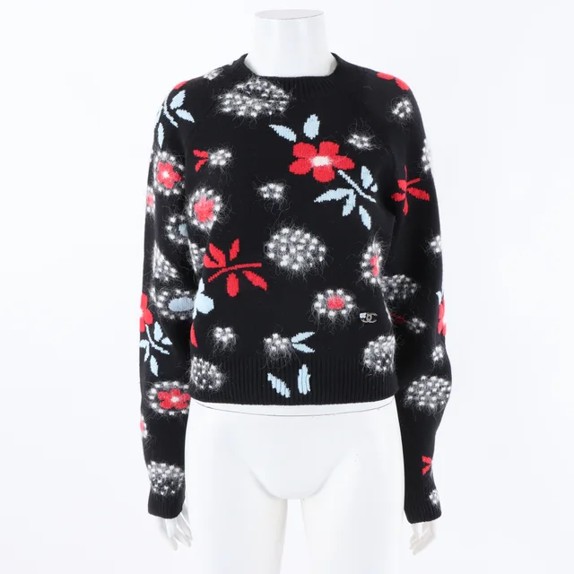 Chanel long-sleeve knit from GUGUS