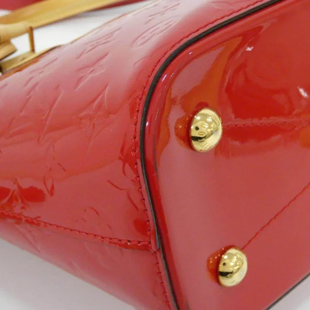 Louis Vuitton Vernis Montebello enamel handbag in Red Resin / Acrylic from LuxUness, photo 3 of 10