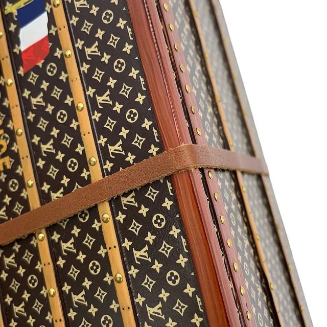 Louis Vuitton Paper weight BrownM99408 Monogram from GALLERY RARE, photo 6 of 11