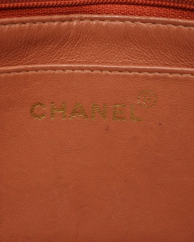 Chanel Small Diana Linen Single Flap Bag in Leather from A Retro Tale, photo 8 of 10
