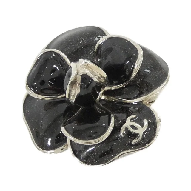 Chanel シャネル ブローチ in BLACK(ブラック) / SILVER(シルバー)金具 横x縦: 5cmx5cm from KOMEHYO