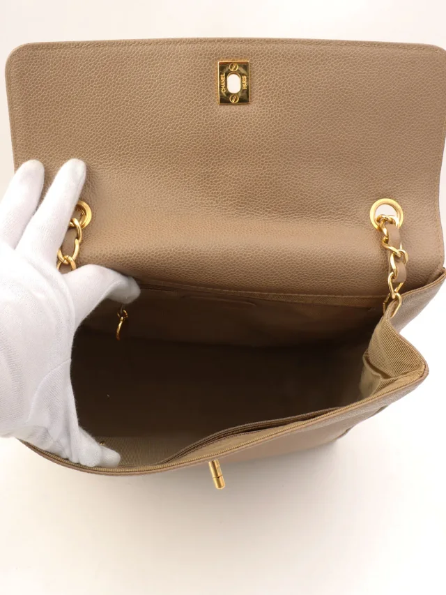 Chanel Circa 1997 Caviar Skin 6CC Mark Stitch Shoulder Bag, Beige in Beige Caviar leather from VINTAGE QOO TOKYO, photo 5 of 12