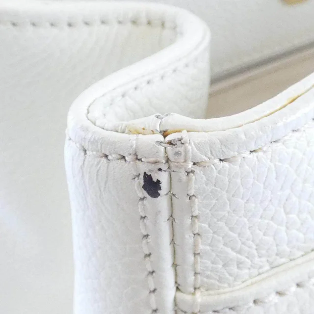 Chanel Executive Line Calf Handbag in White Calfskin from LuxUness, photo 4 of 10