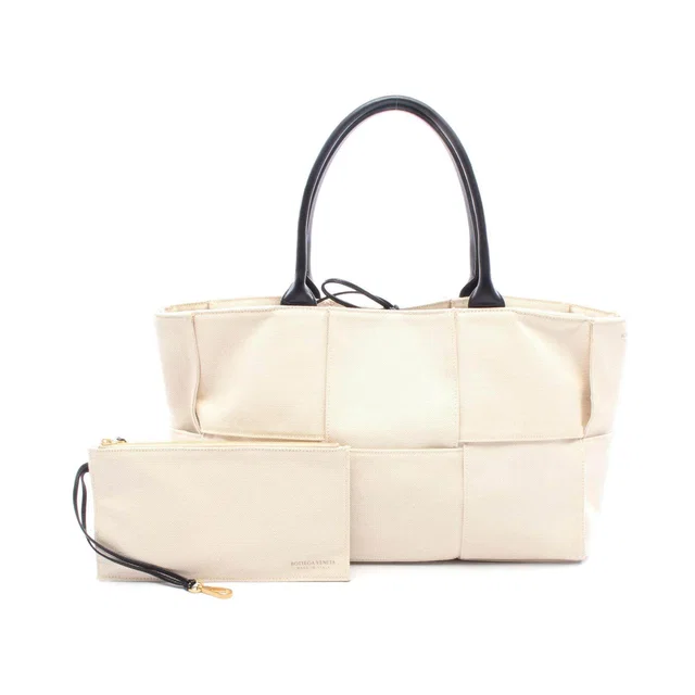 Bottega Veneta Arco Medium Tote Bag in Woven leather from LuxUness
