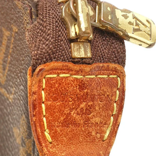 Louis Vuitton Monogram Pochette Accessoires Bag in Coated canvas from A Retro Tale, photo 6 of 8