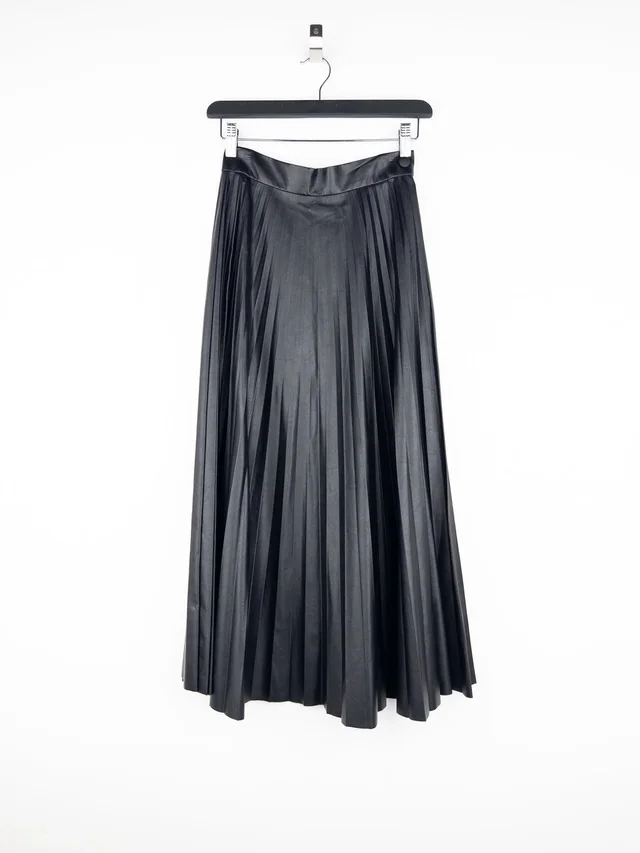 Maison Margiela Mm6 Pleated Faux Leather Maxi Skirt in black Leather from Grailed